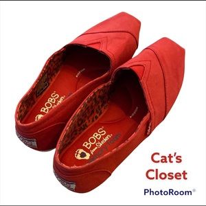 Bobs from Skechers Peace and Love dark red slip ons size W 6